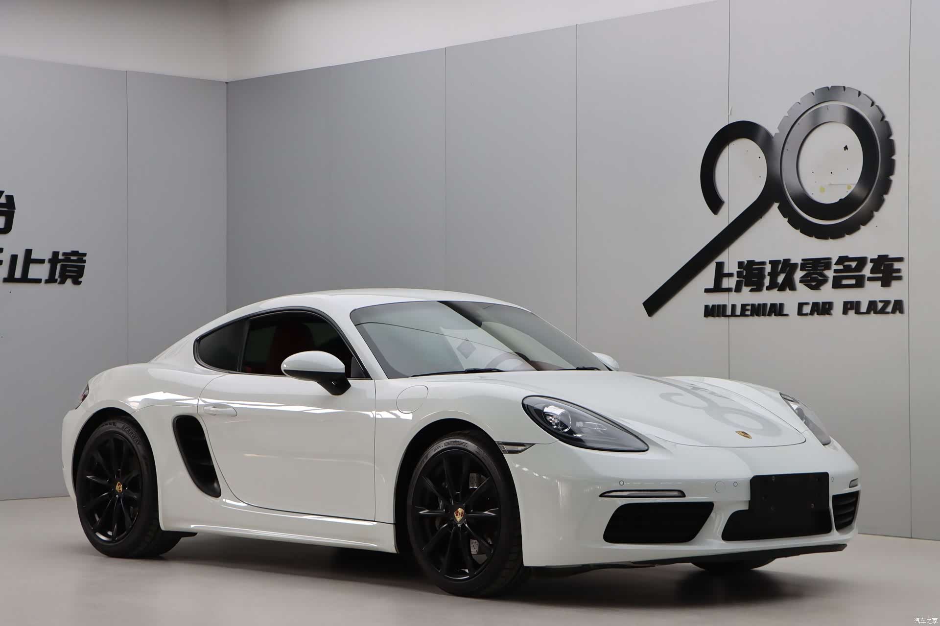 Porsche Cayman, 2017 1
