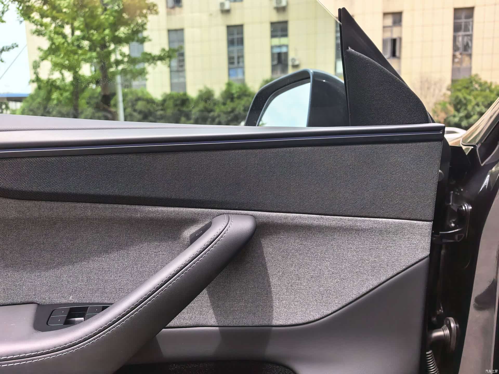 Tesla Model Y, 2025 все фото