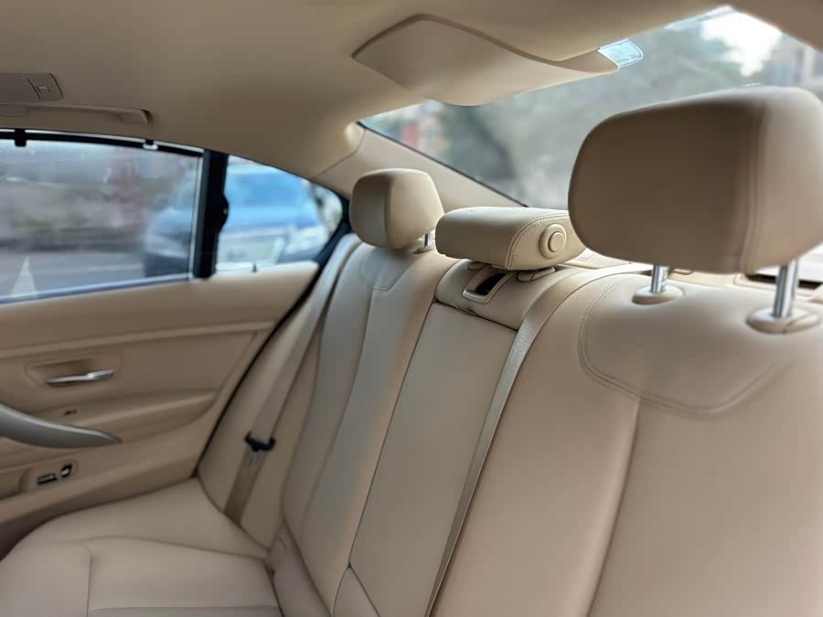 BMW 3 Series 2015, фото 17