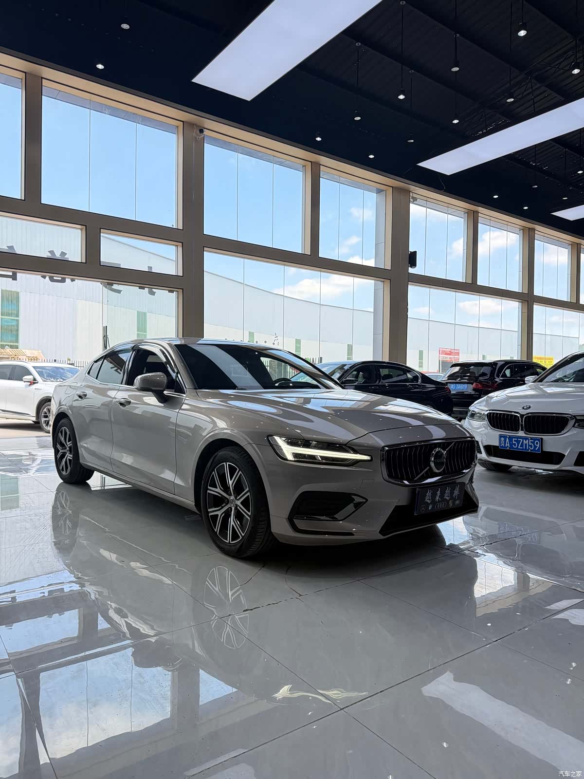Volvo S60, 2023 3