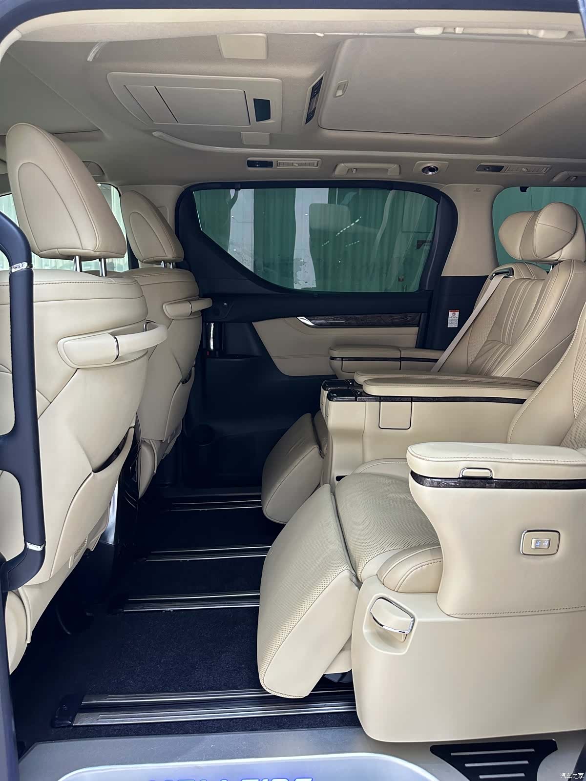 Toyota Vellfire, 2019 7