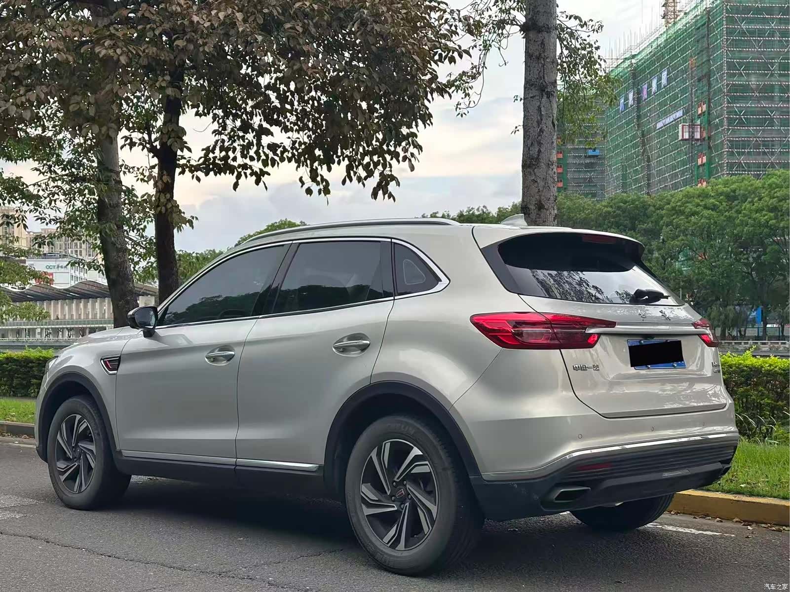 Hongqi HS5, 2022 4