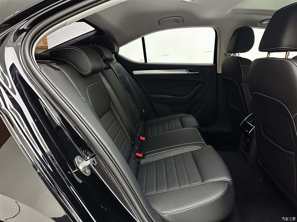 Skoda Superb, 2023 23
