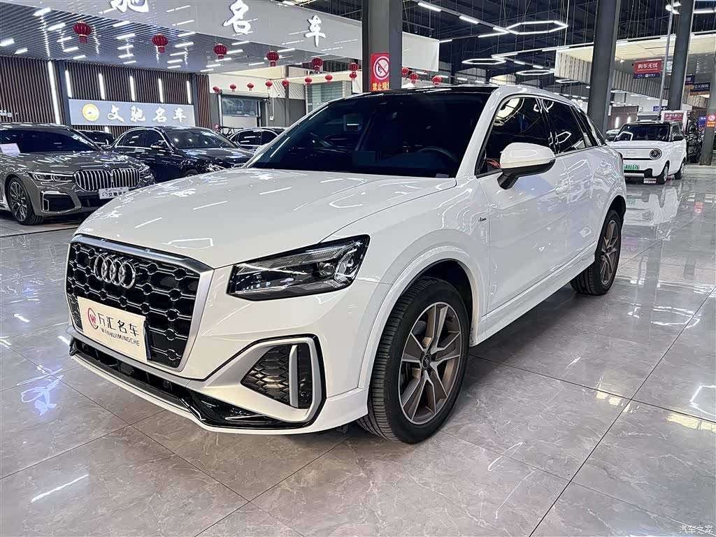 Audi Q2L, 2024 1