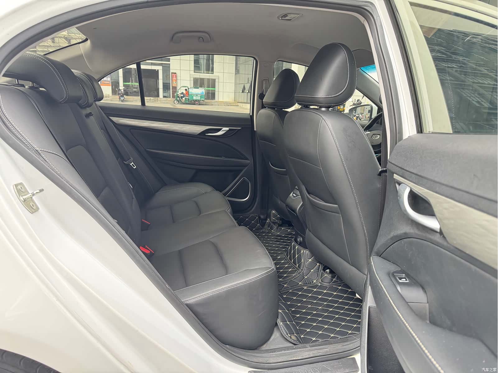 Geely Emgrand, 2019 9