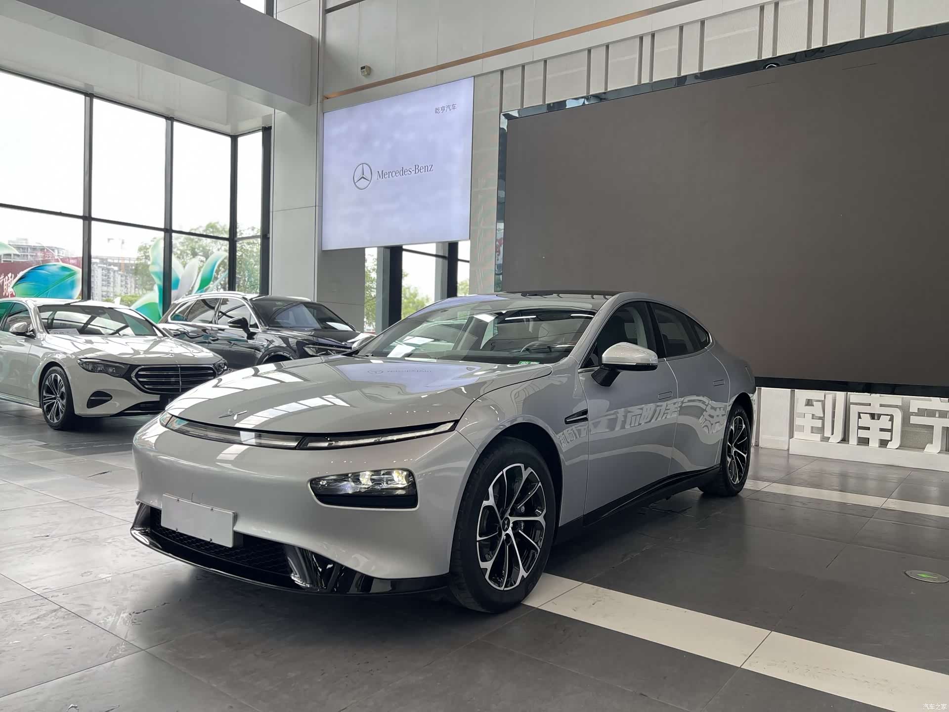 Xpeng P7, 2022 1