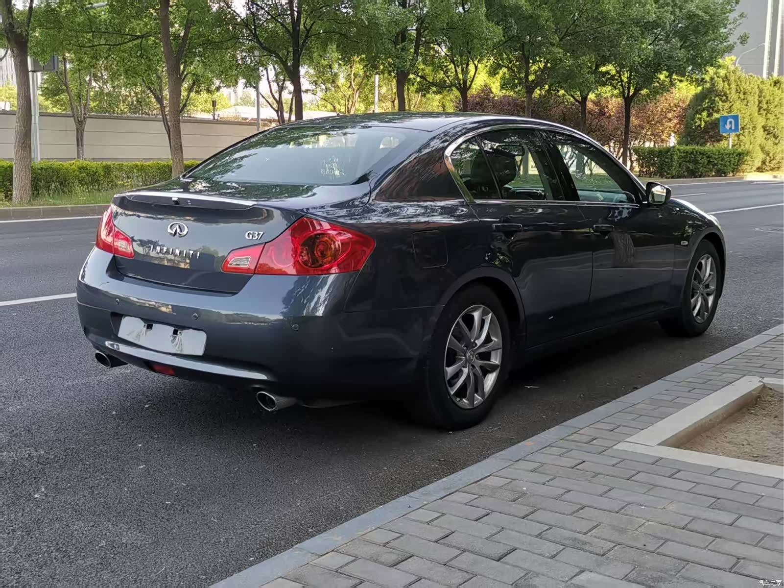 Infiniti G37, 2010 14
