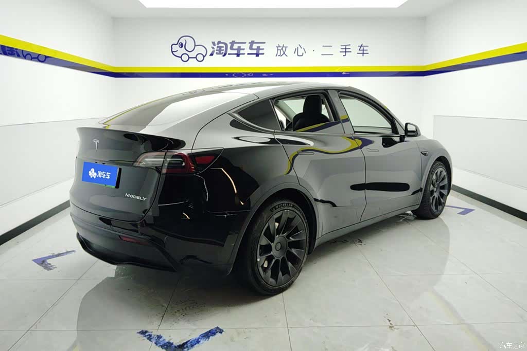 Tesla Model Y, 2021 3