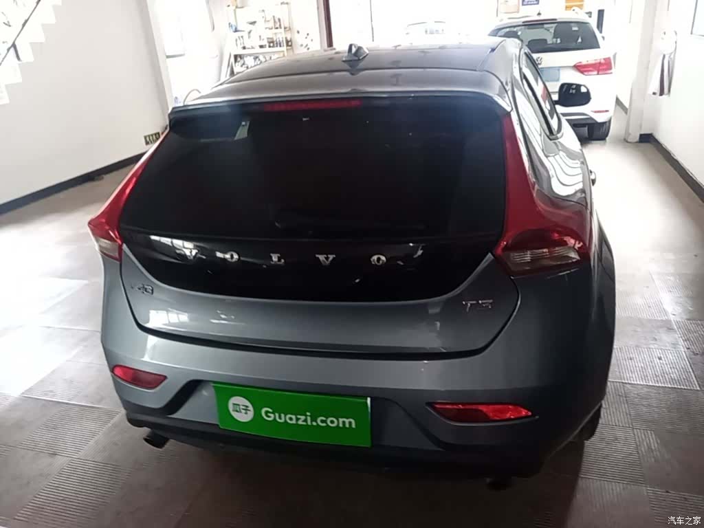 Volvo V40, 2016 6