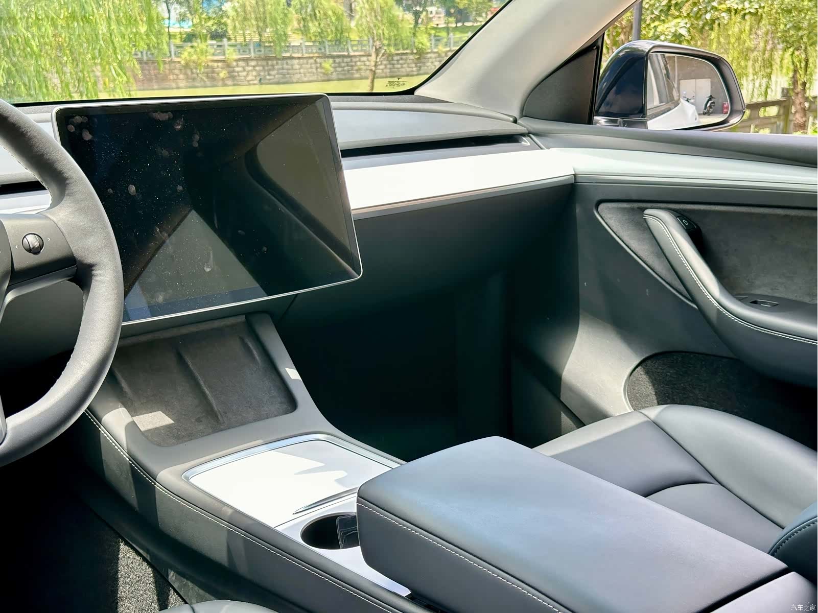 Tesla Model Y, 2022 14