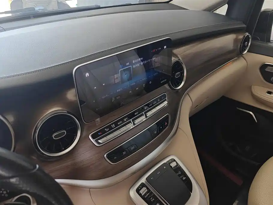 Mercedes-Benz V-class