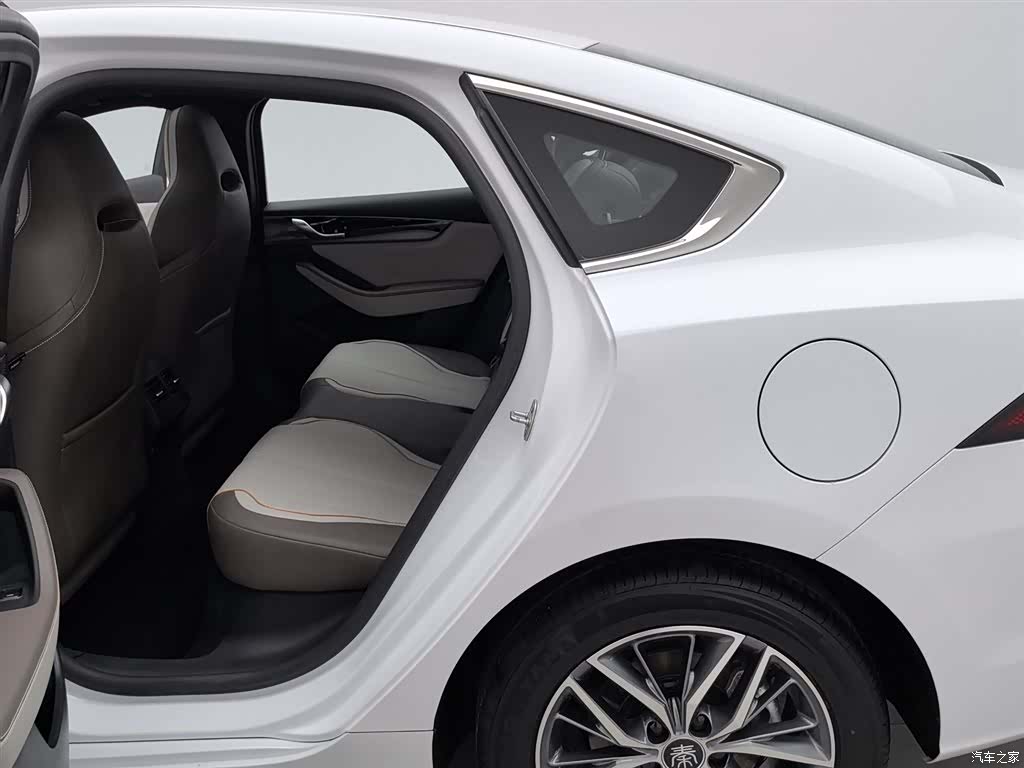 BYD Qin, 2023 15