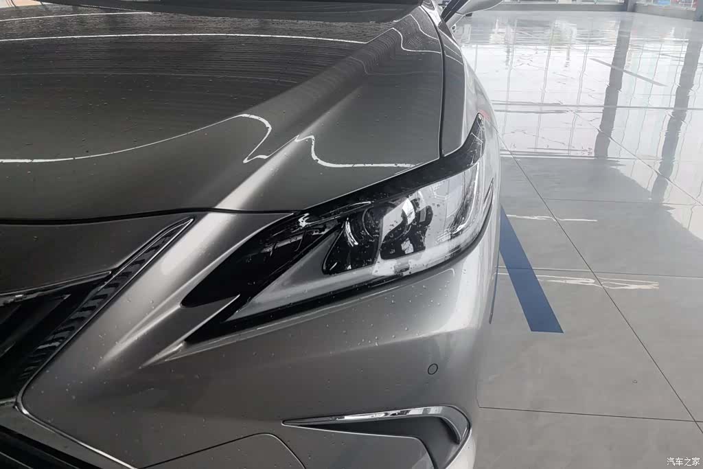Lexus ES, 2020 все фото