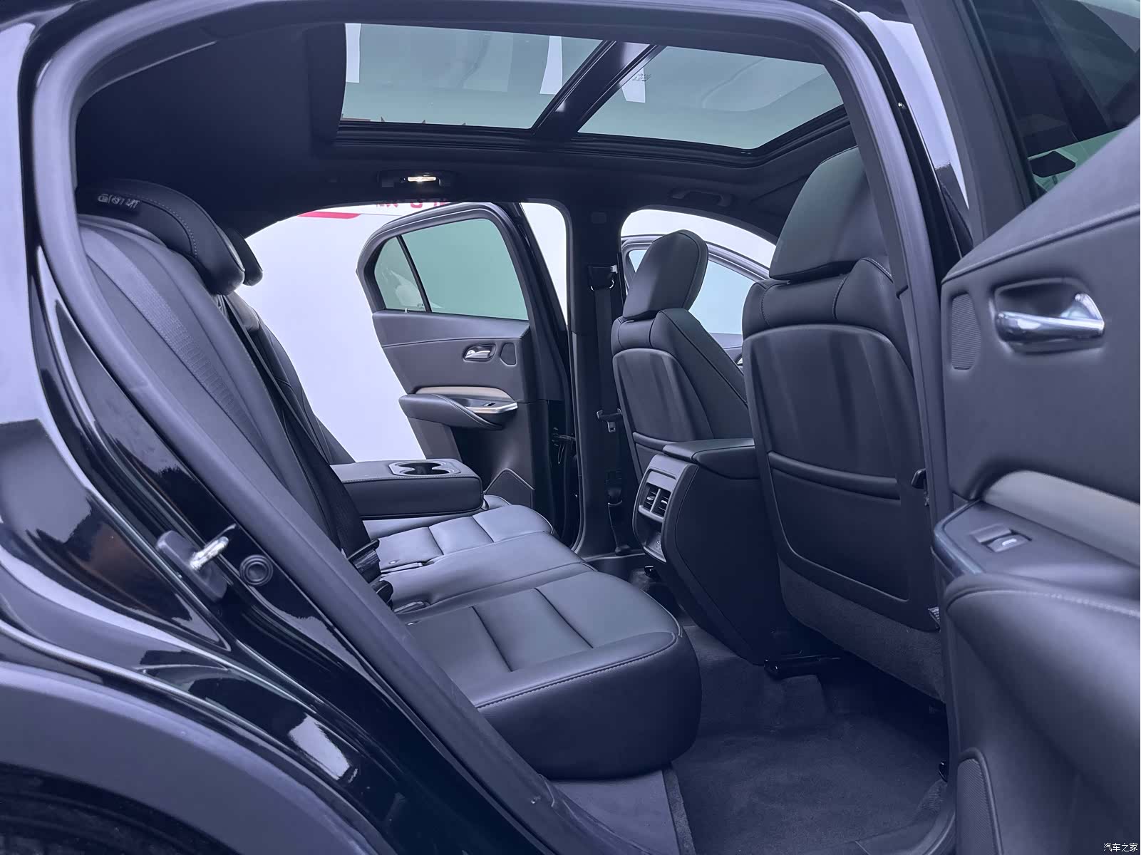 Cadillac XT4, 2021 23