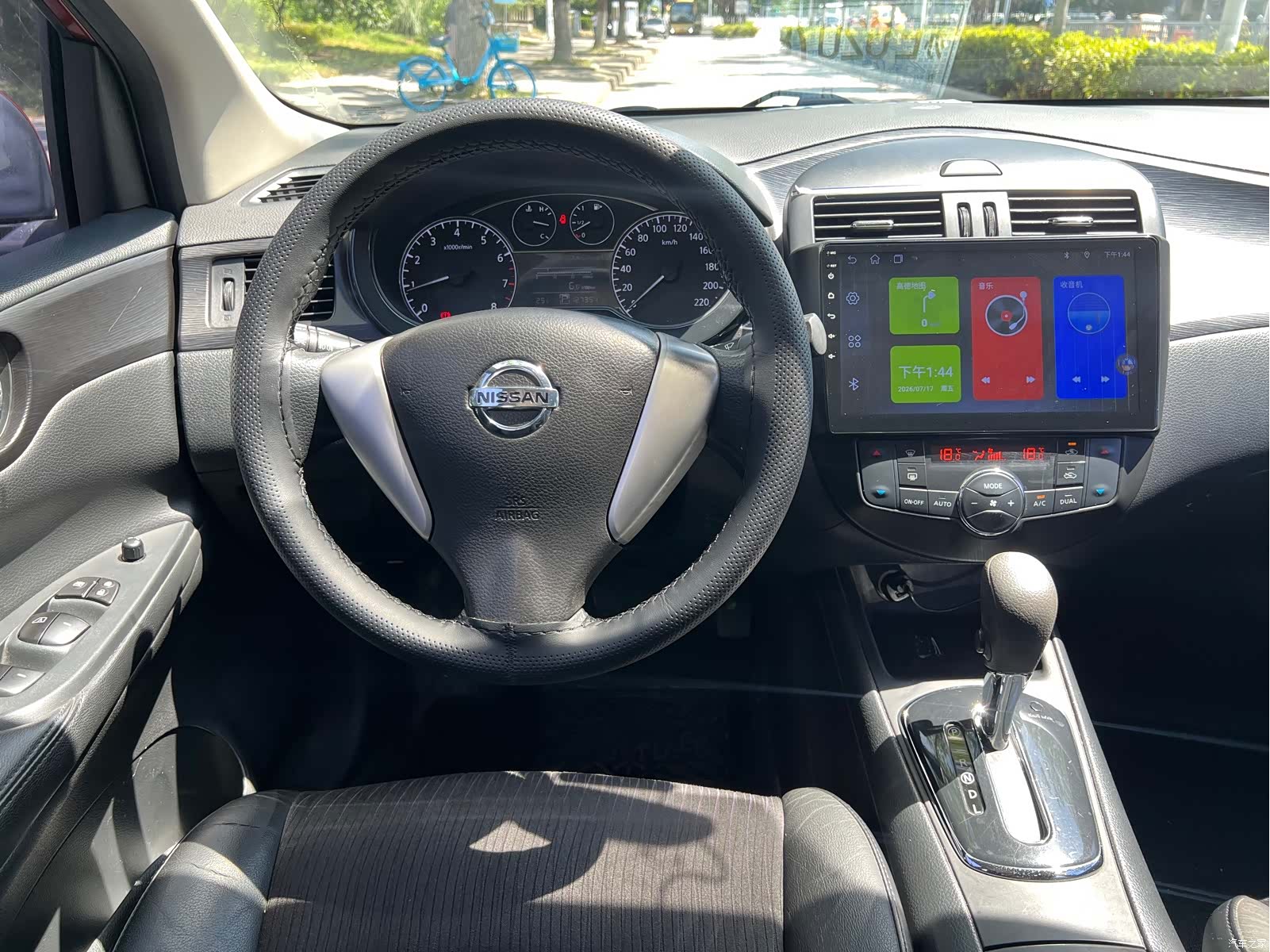 Nissan Tiida, 2011 11