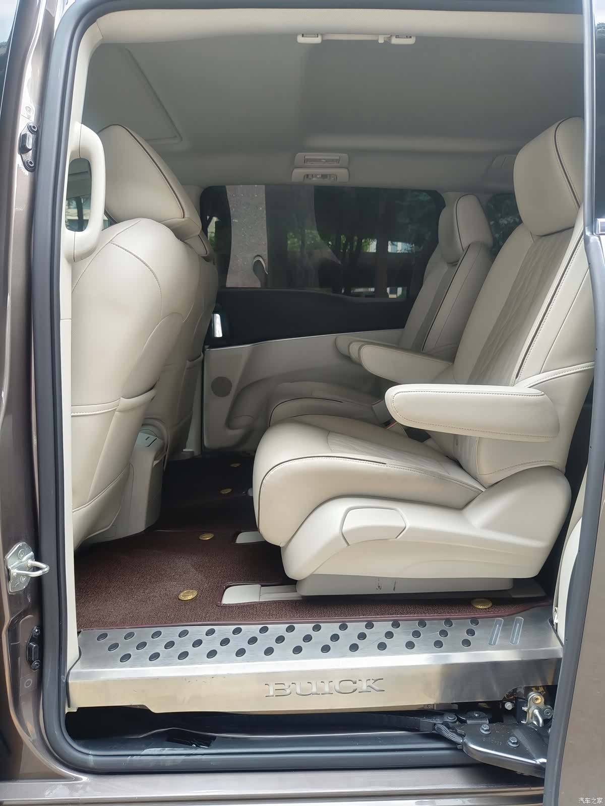 Buick GL8, 2021 13