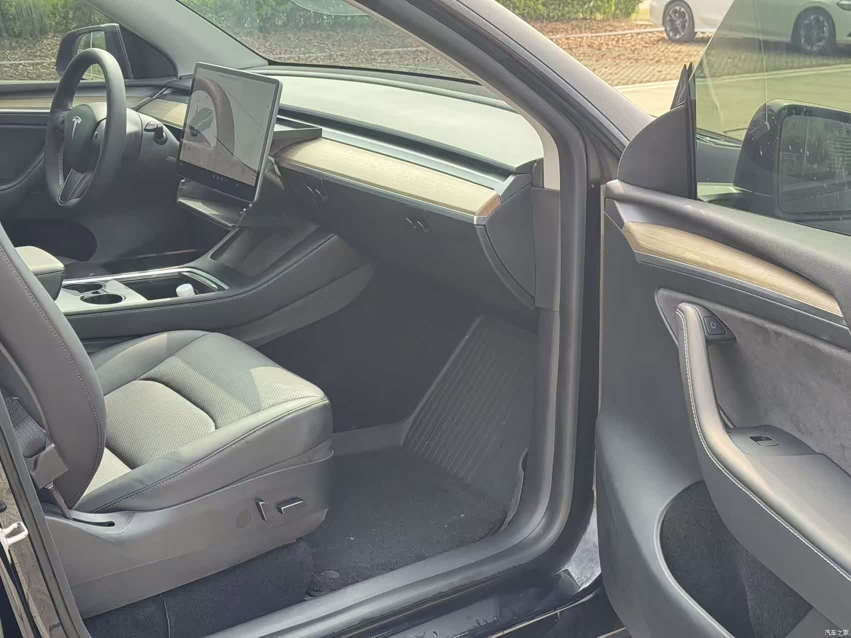 Tesla Model Y, 2021 14