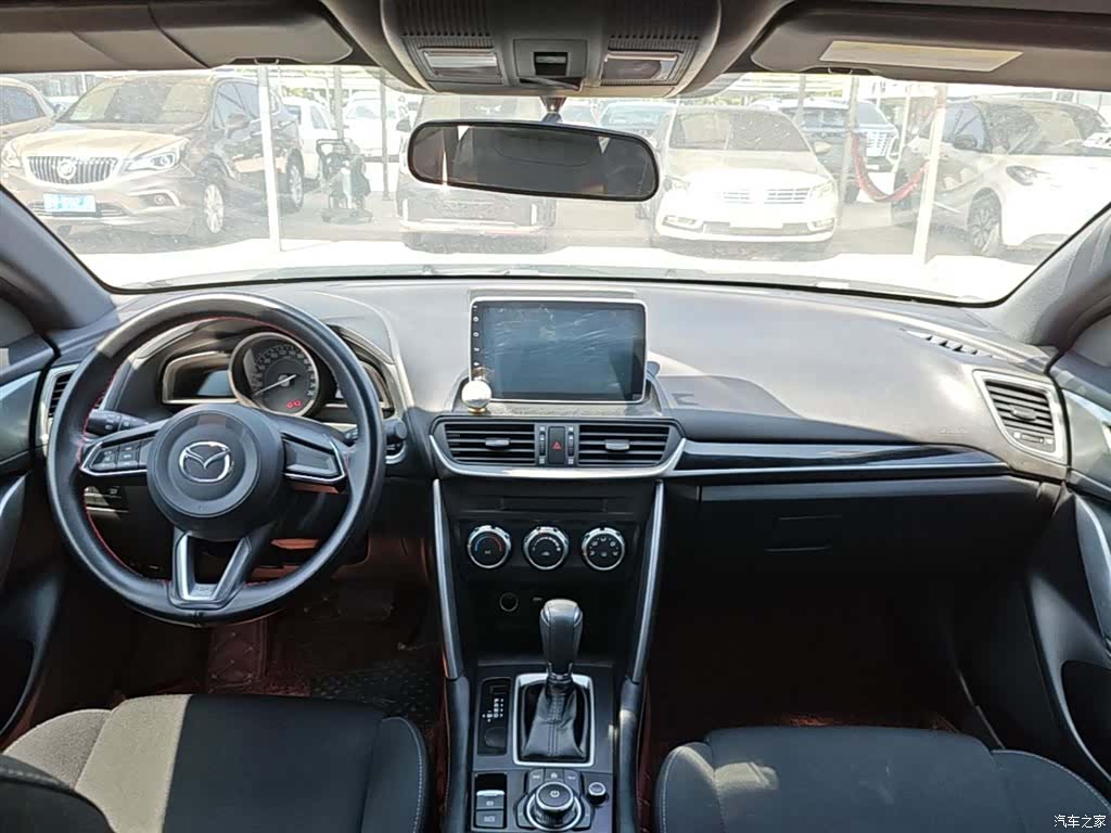 Mazda CX-4, 2018 10