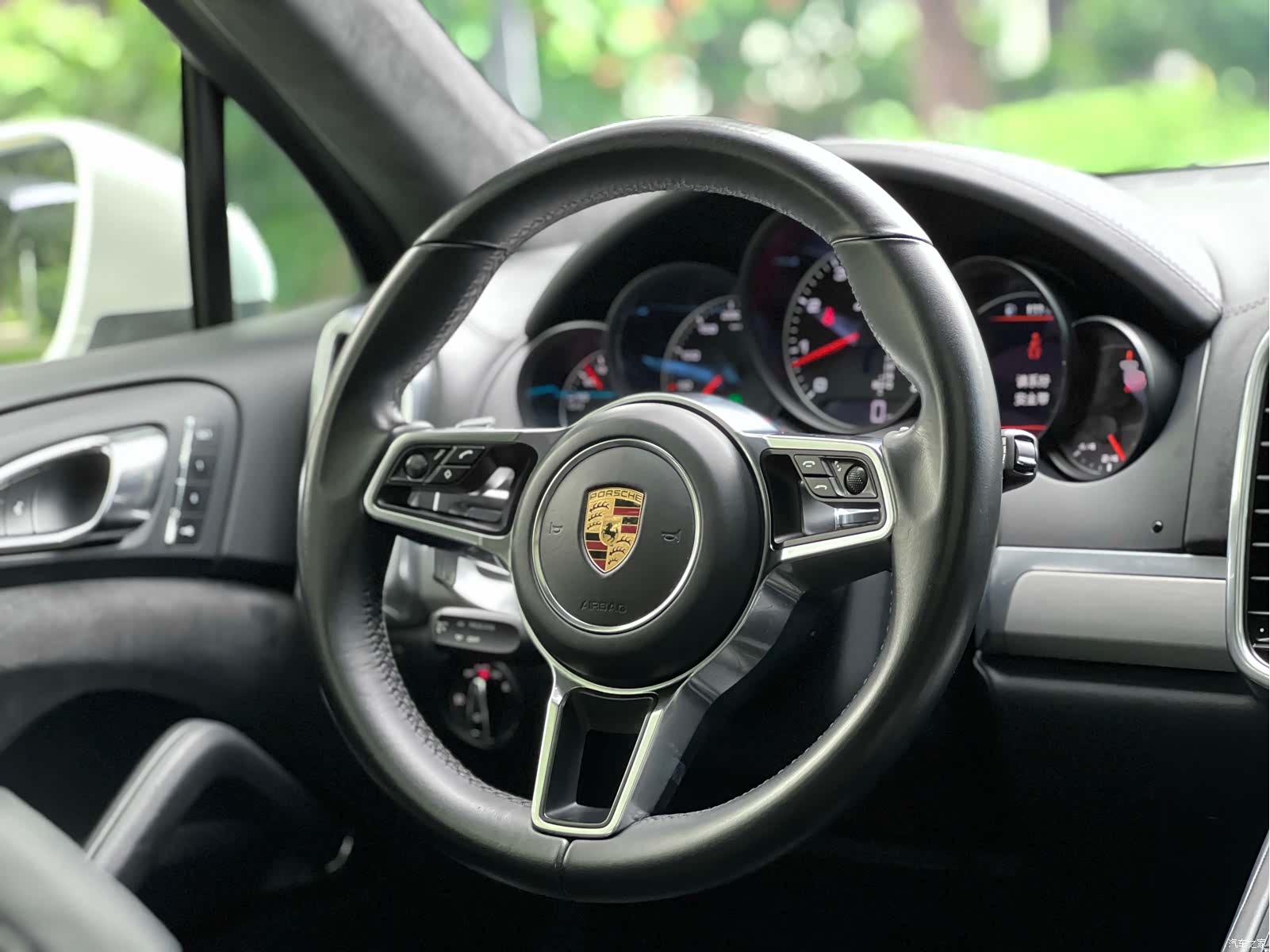 Porsche Cayenne, 2016 9