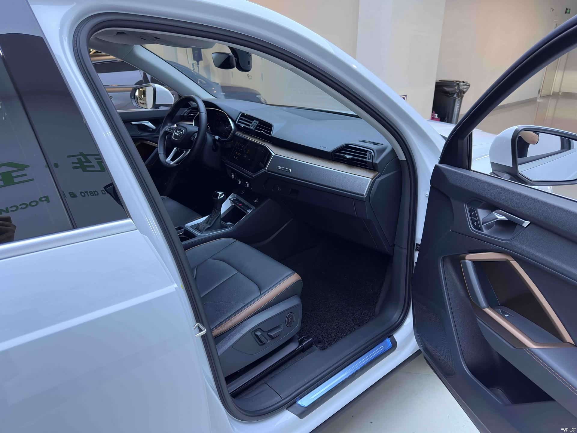 Audi Q3, 2023 11