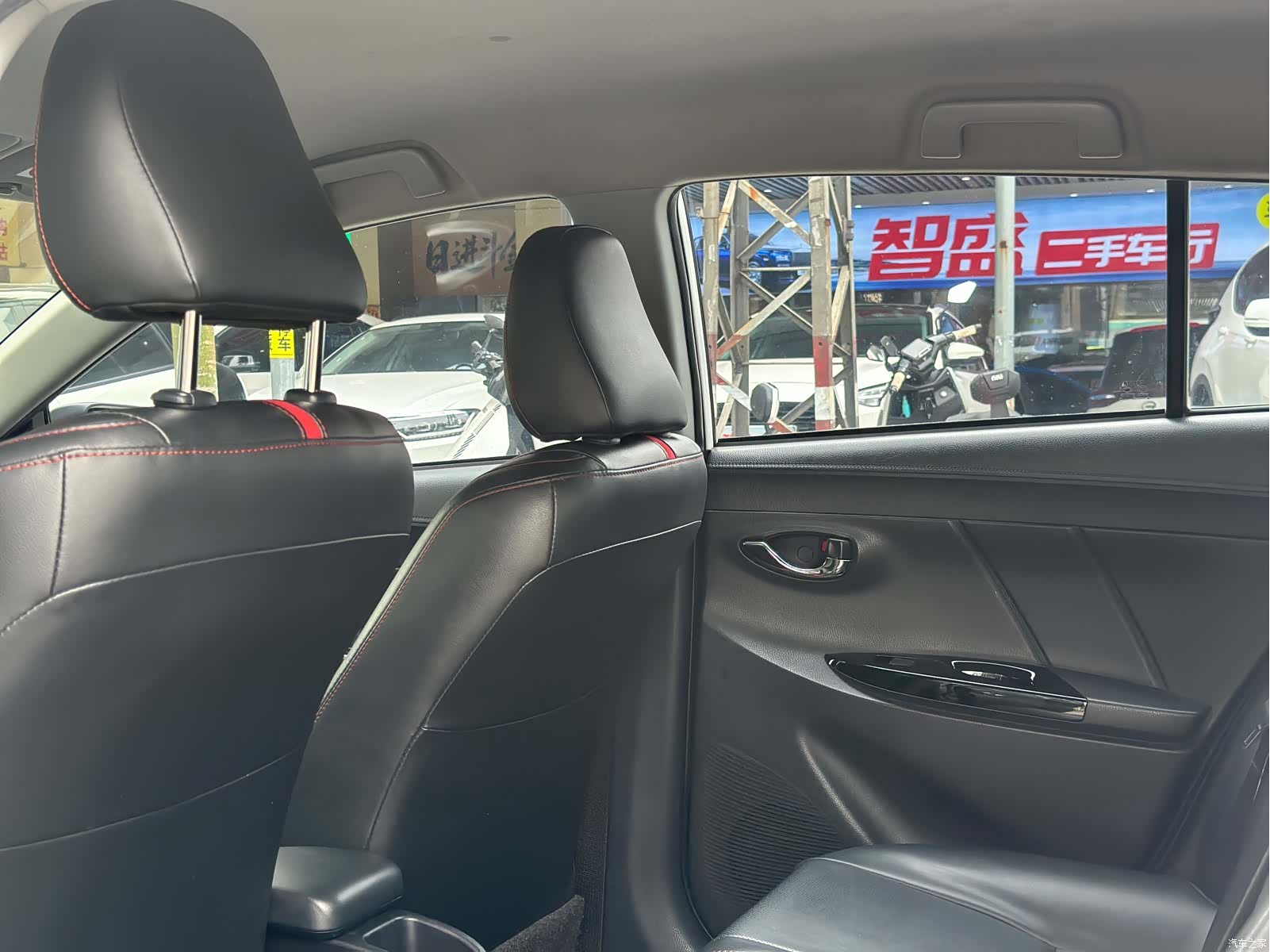 Toyota YARiS L, 2023 6