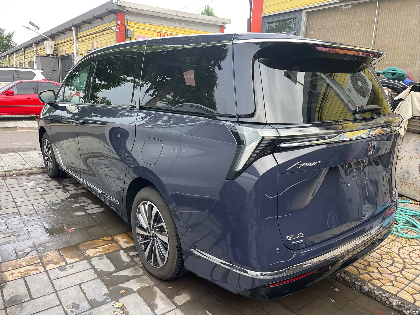 Buick GL8, 2025 3