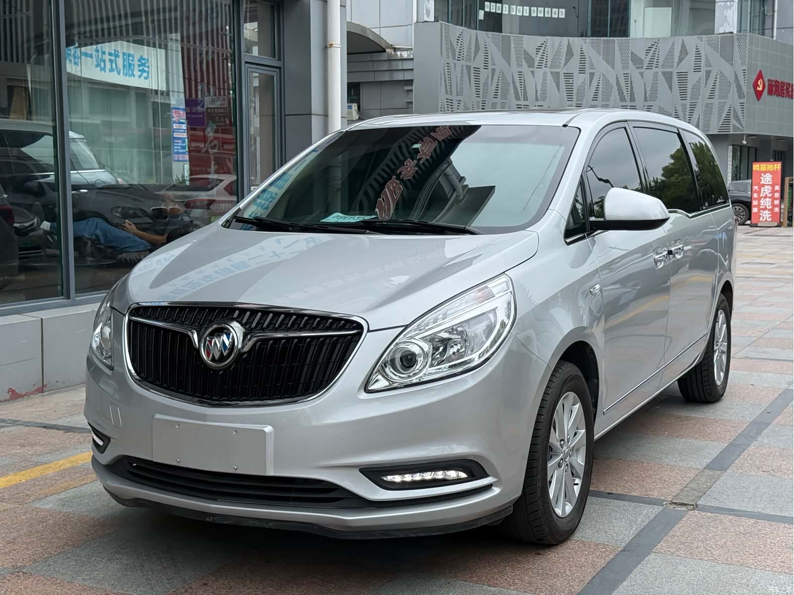 Buick GL8, 2017 15
