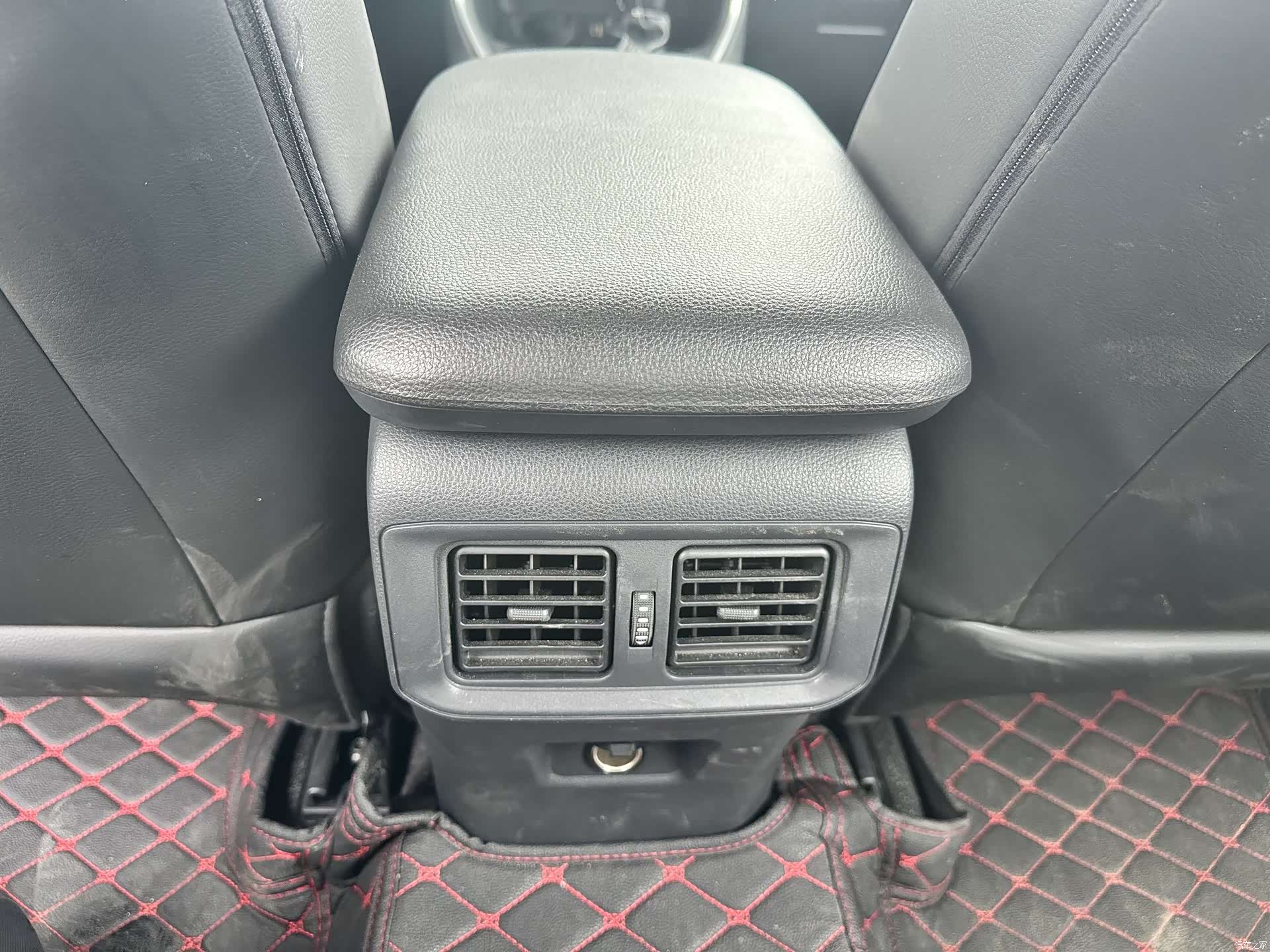 Toyota RAV4, 2024 17