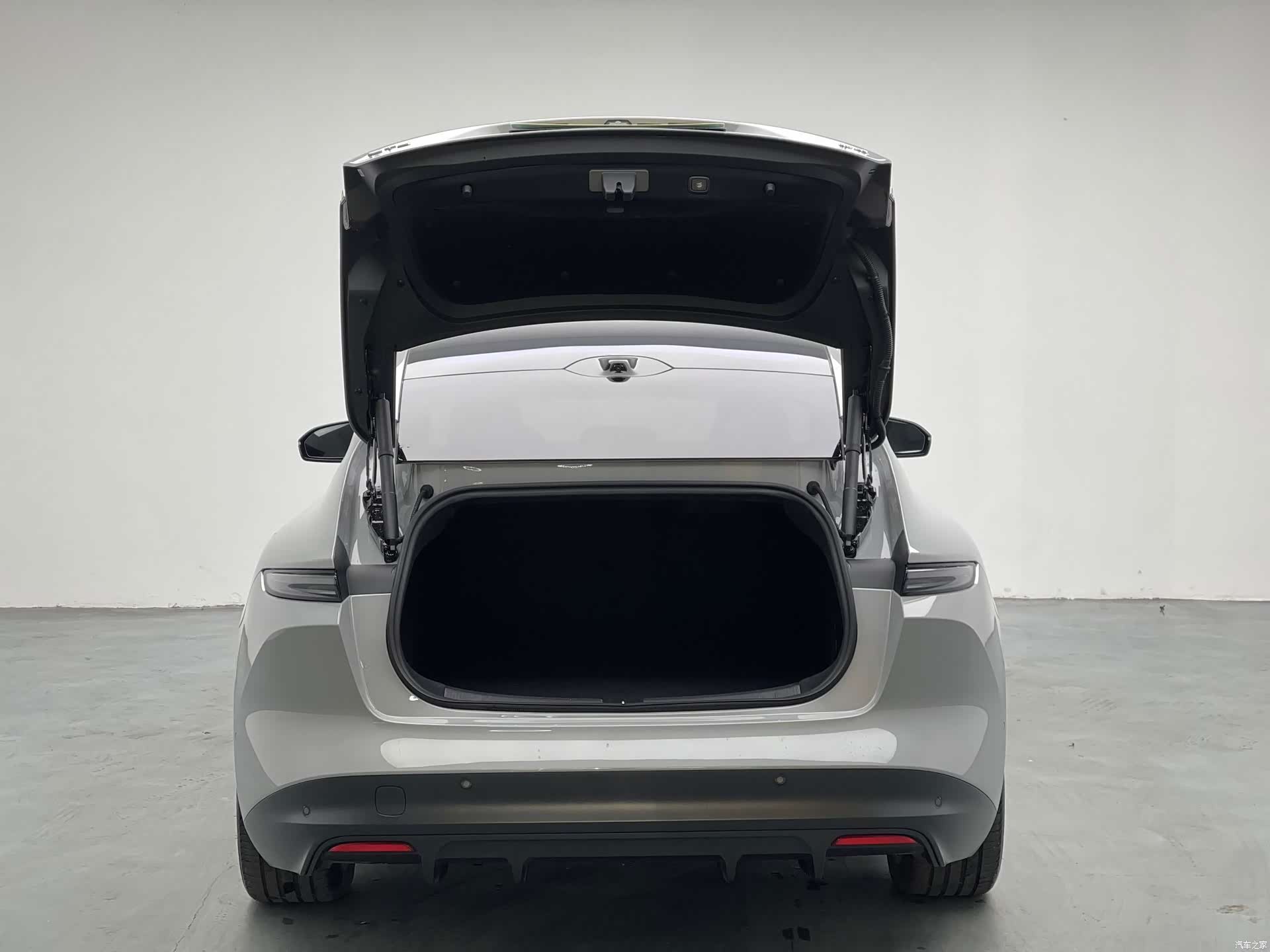 NIO ET5, 2024 6