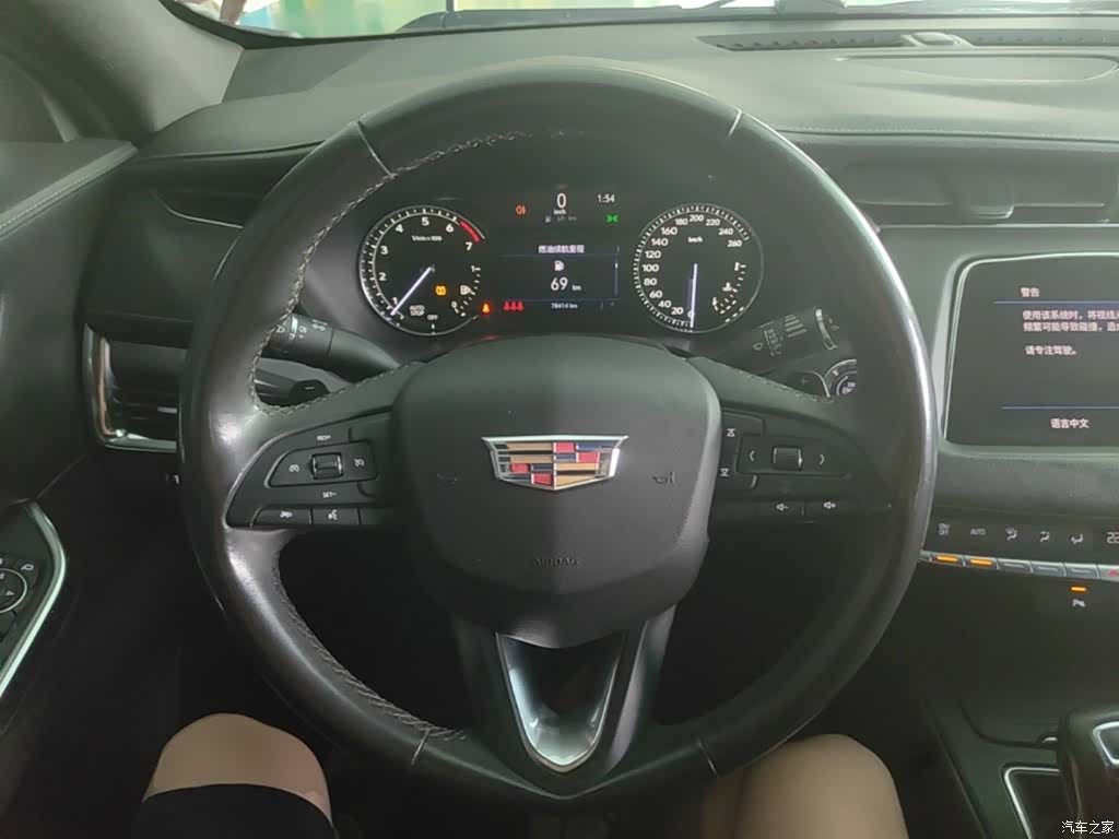 Cadillac XT4, 2019 11