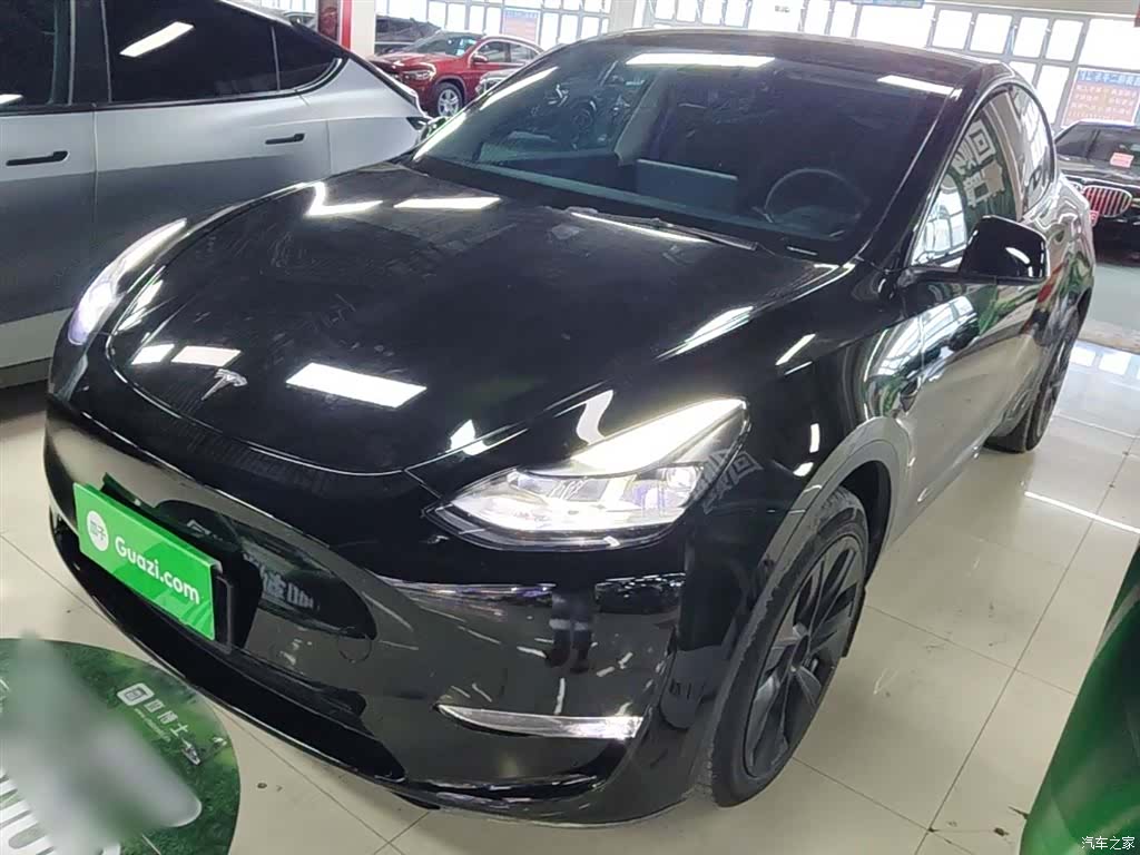 Tesla Model Y, 2023 1