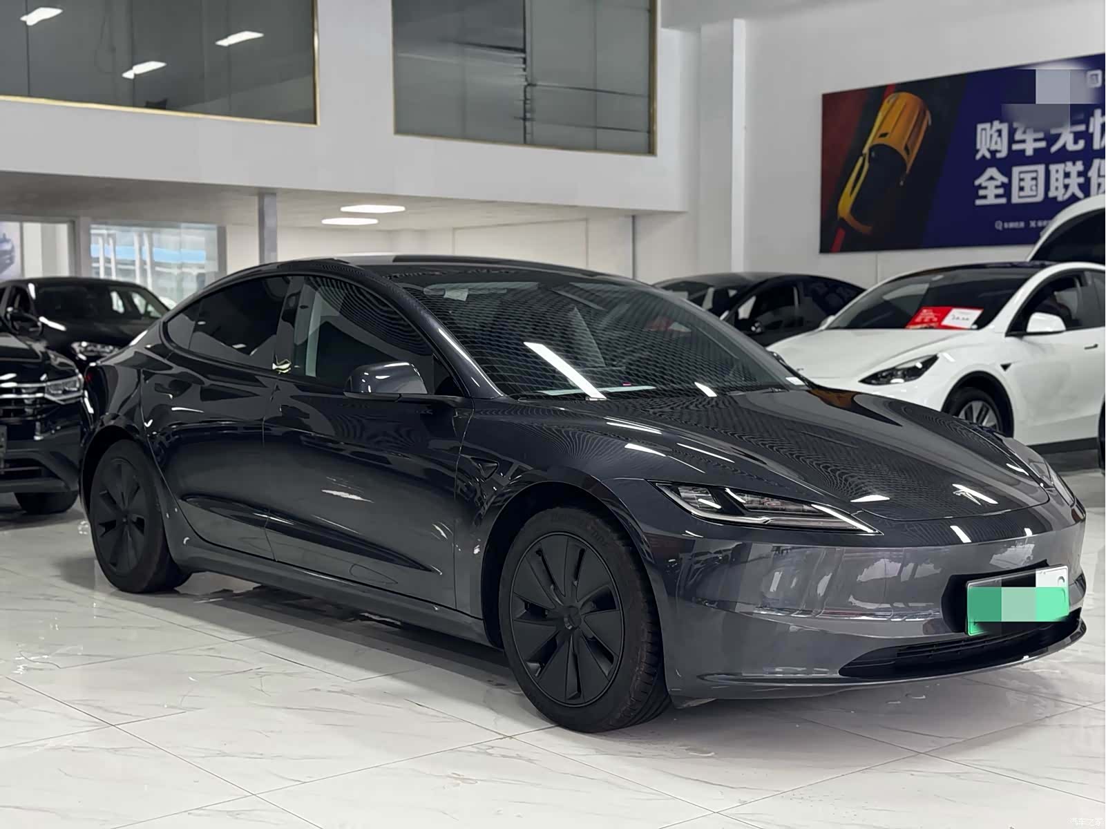 Tesla Model 3, 2025 3