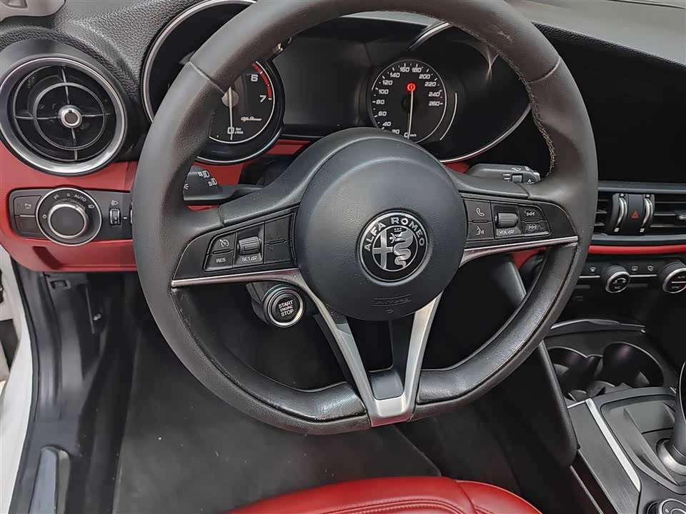 Alfa Romeo Giulia