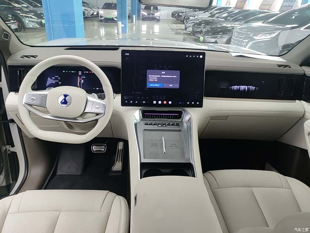 Denza N8, 2025 10