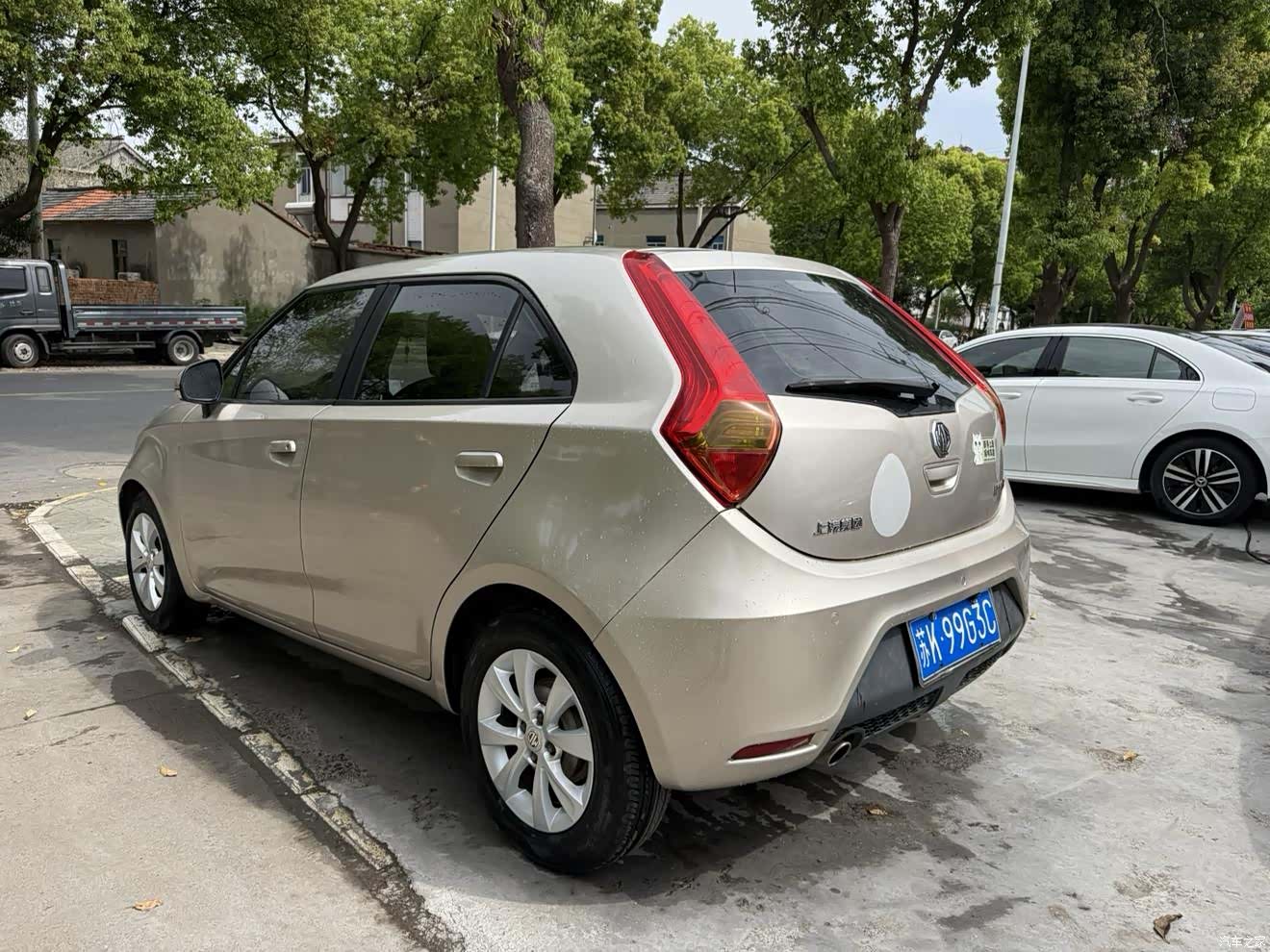 MG 3, 2012 6