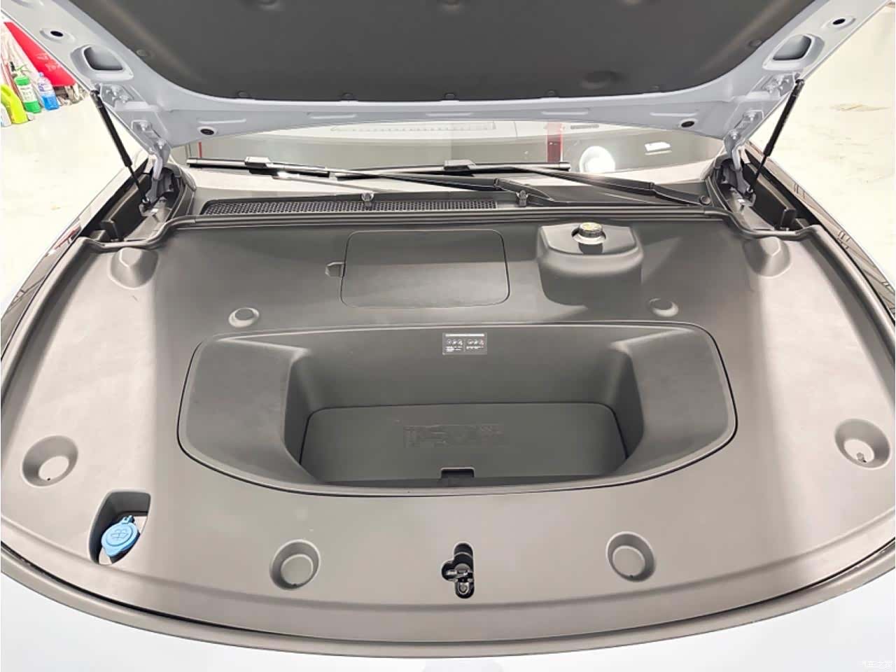 Xpeng P7, 2025 7