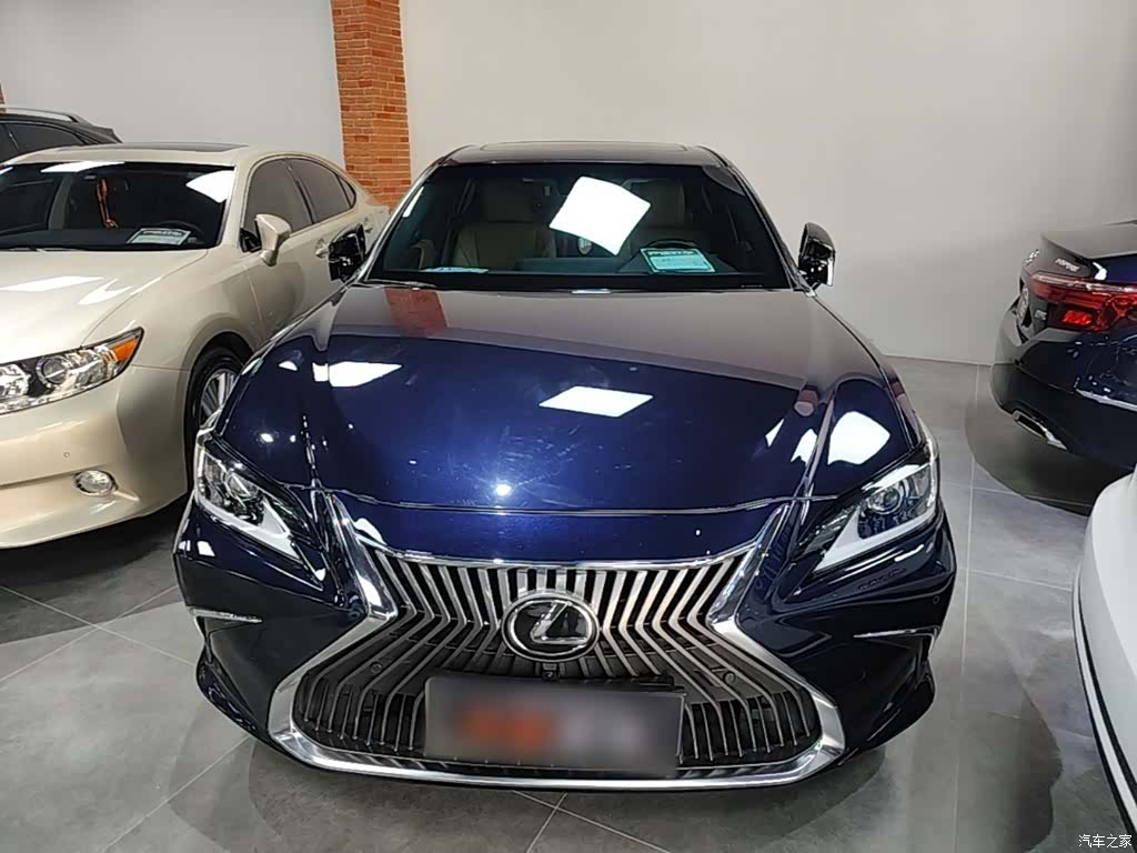 Lexus ES, 2021 3