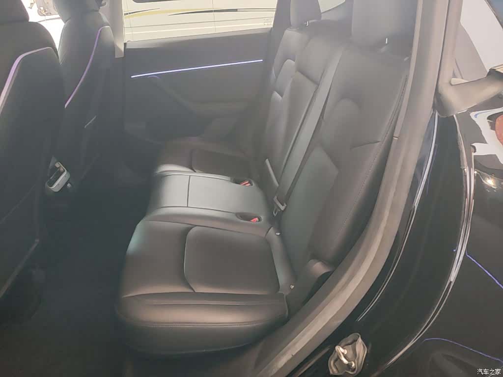 Tesla Model Y, 2022 17