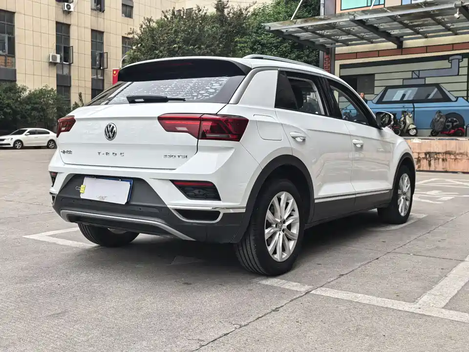 Volkswagen T-ROC exploring Songs