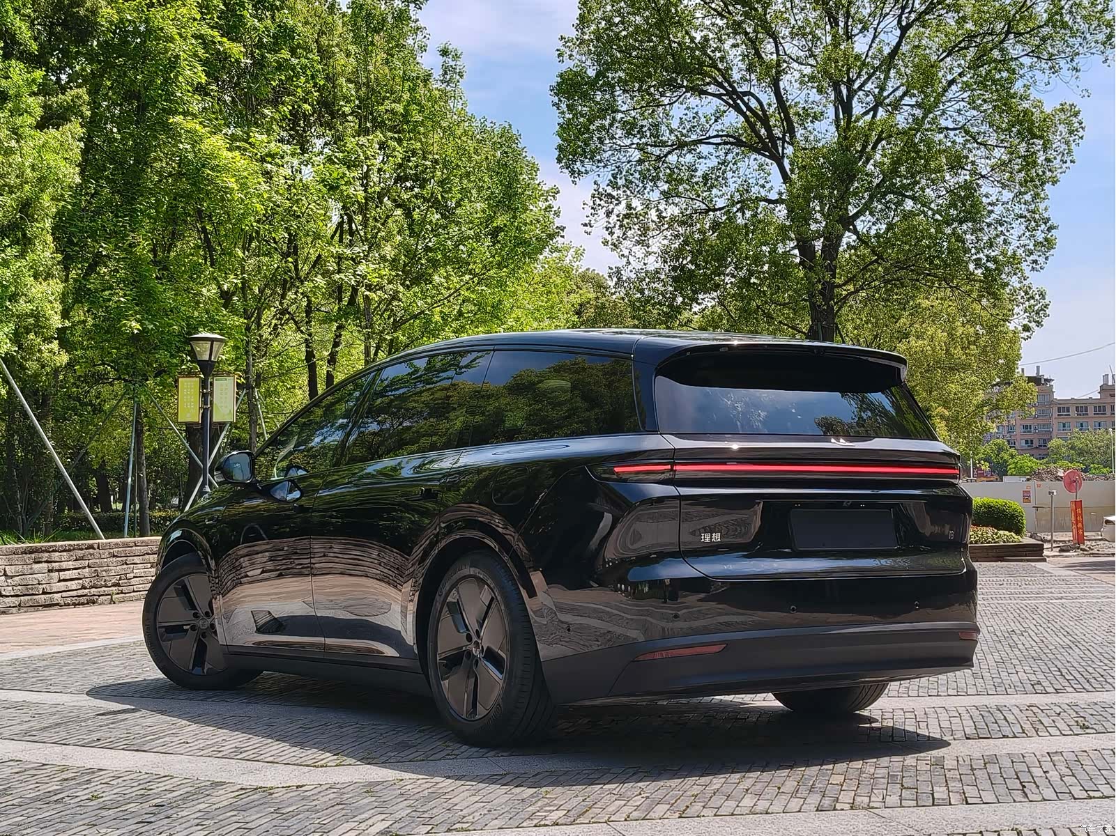 Li Auto i8, 2025 3