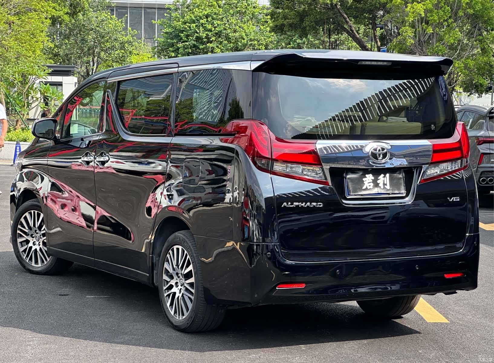 Toyota Alphard, 2018 3