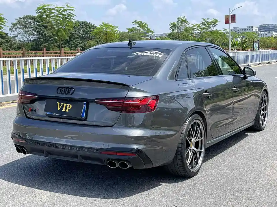 Audi S4