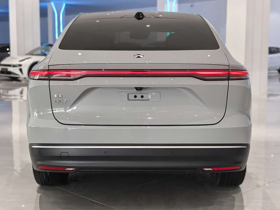 NIO EC7
