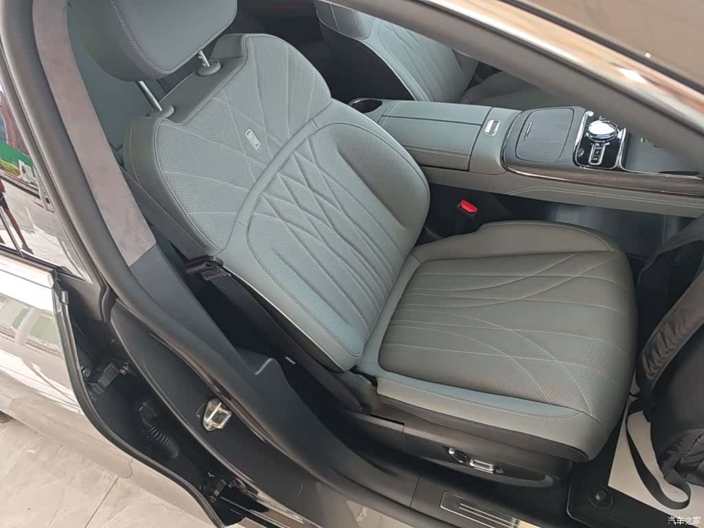 Geely E8, 2025 25