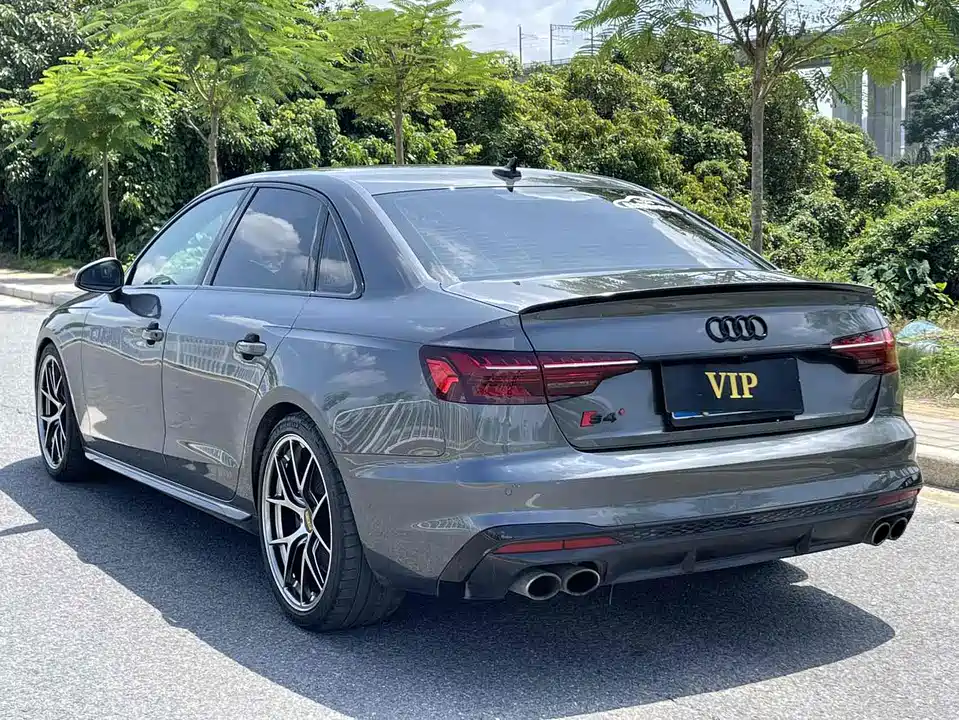 Audi S4