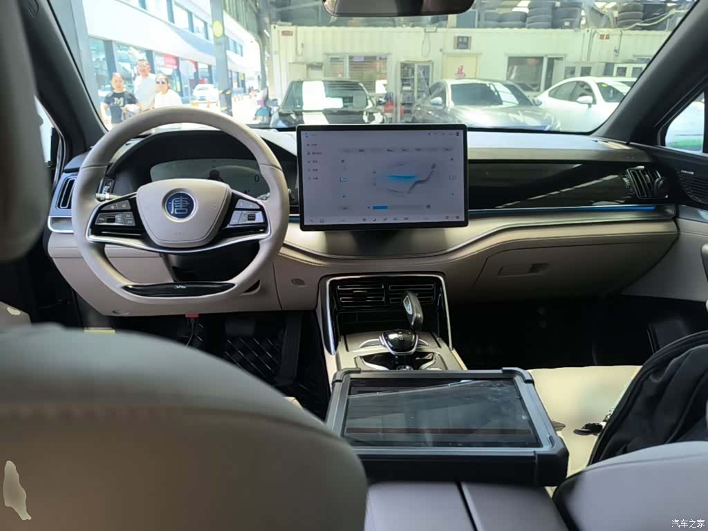 BYD Tang, 2024 10