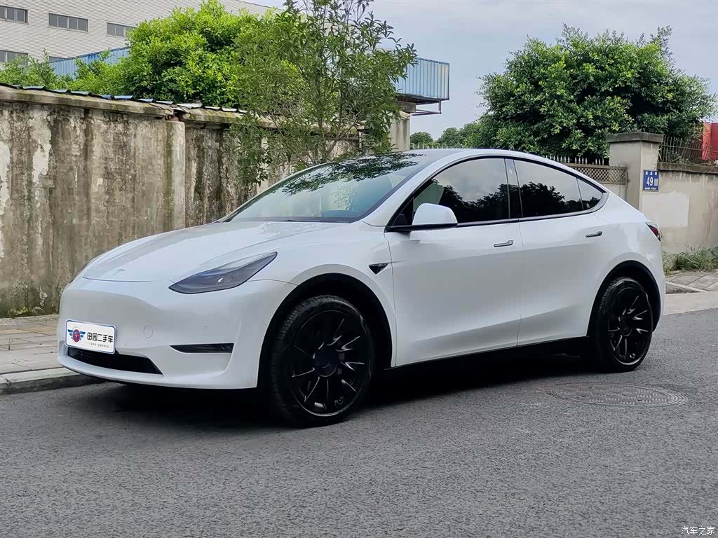 Tesla Model Y, 2021 1