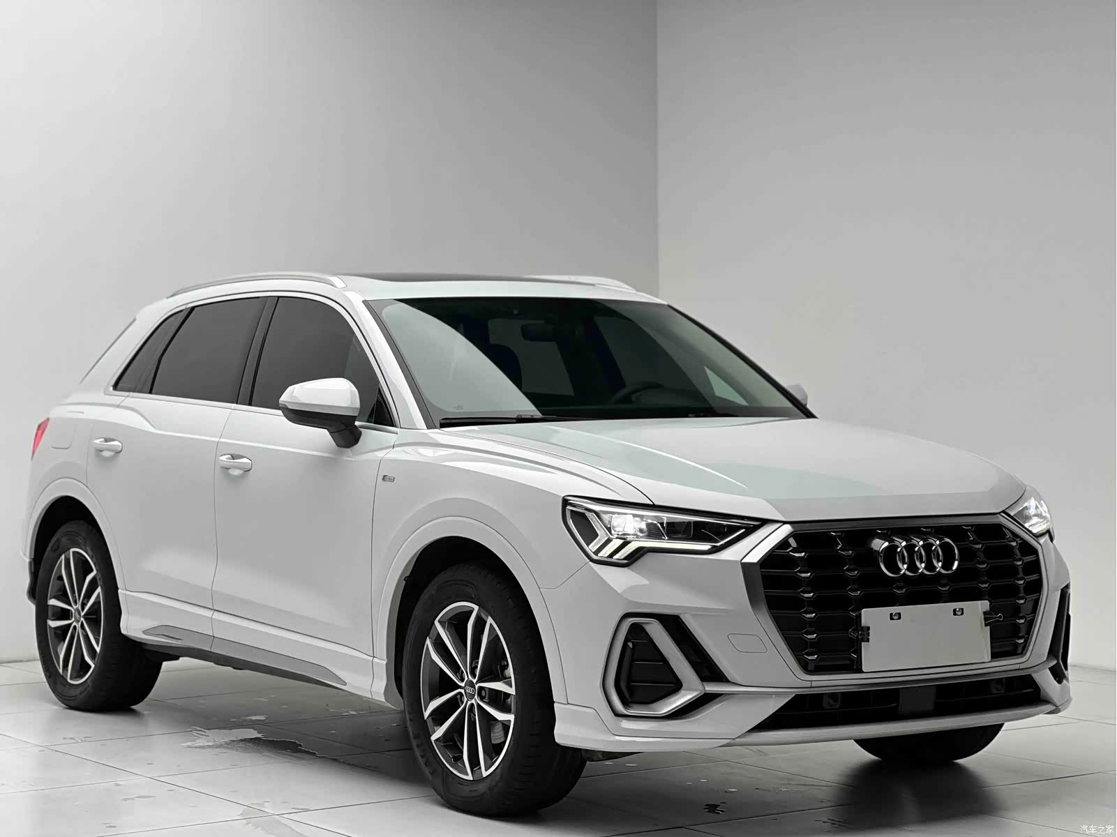 Audi Q3, 2022 3