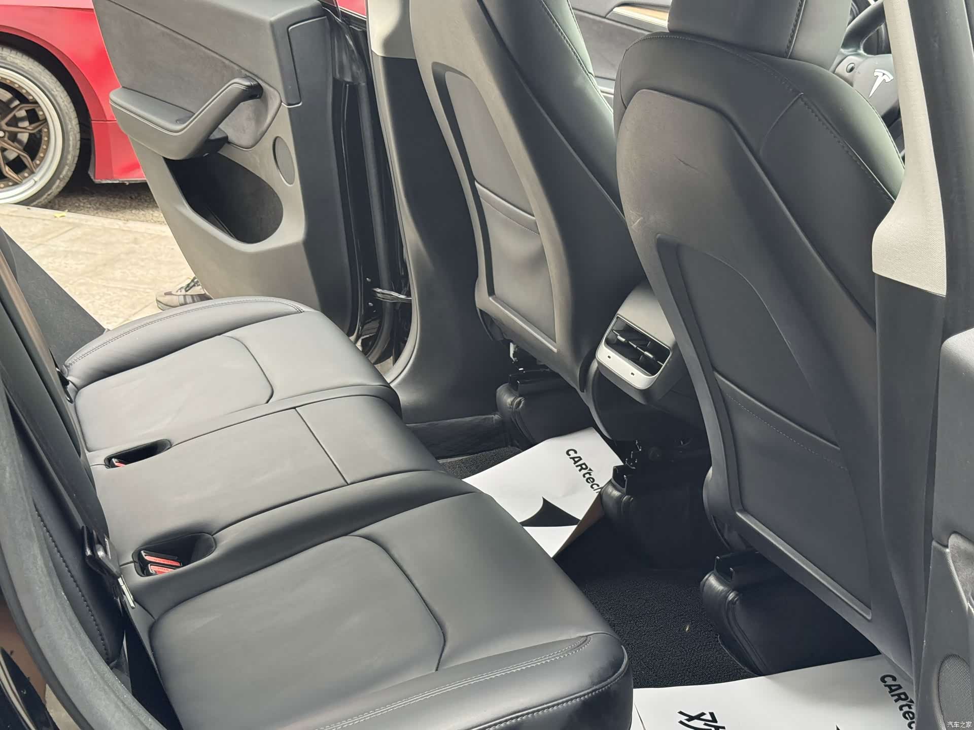Tesla Model Y, 2023 9
