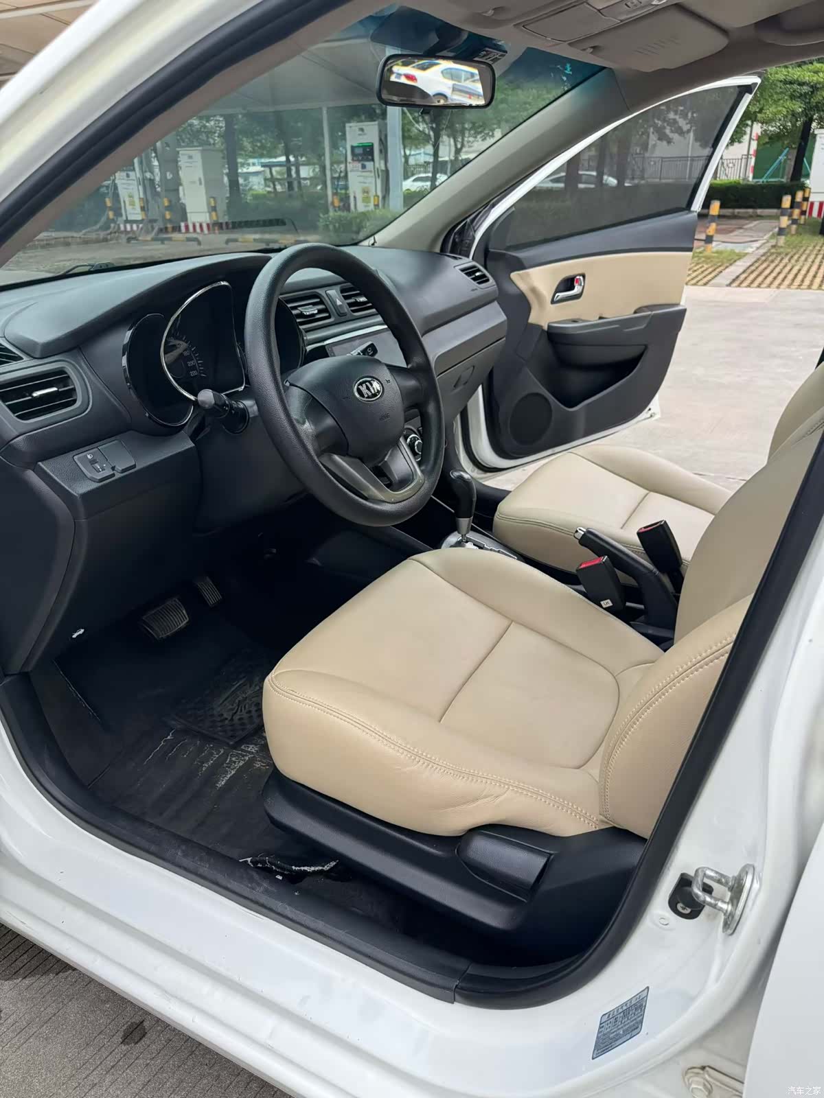 Kia K2, 2012 4